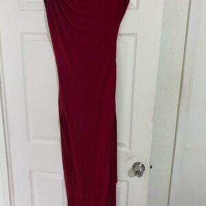 Chic Burgundy Evening Gown